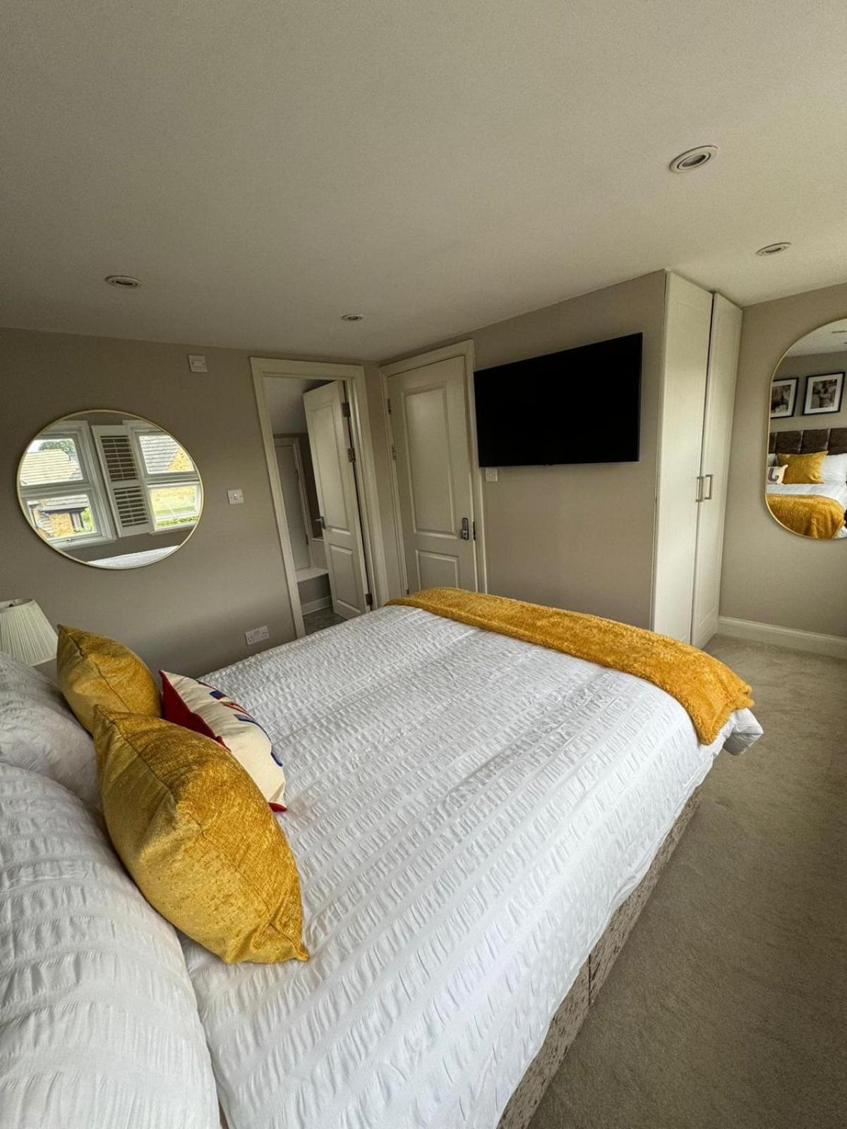 Brentford Guest Rooms Exterior photo